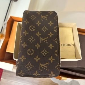 Louis Vuitton Passport Wallet